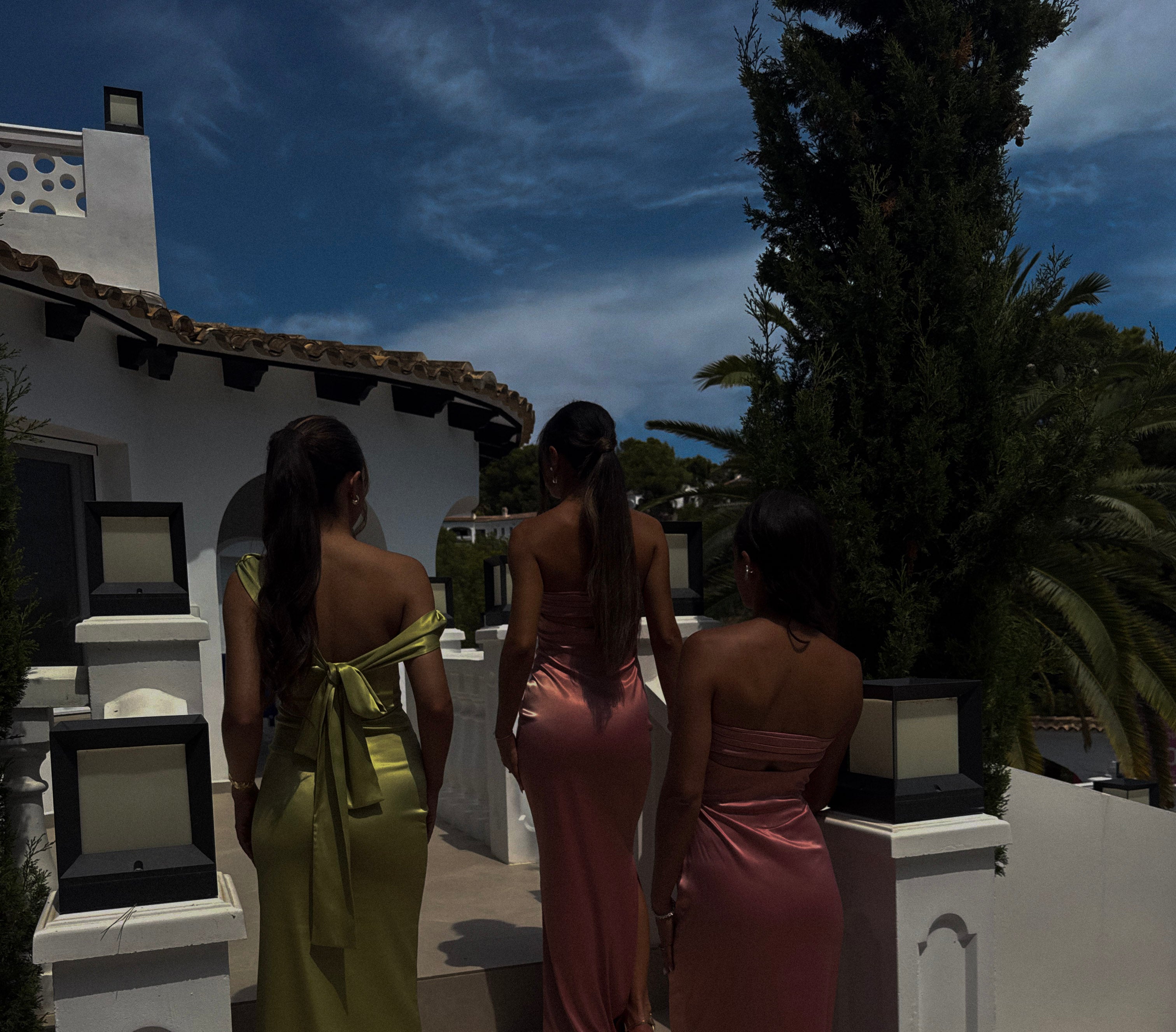 Photos de couverture 3 robes satin de dos MIRA et AIR