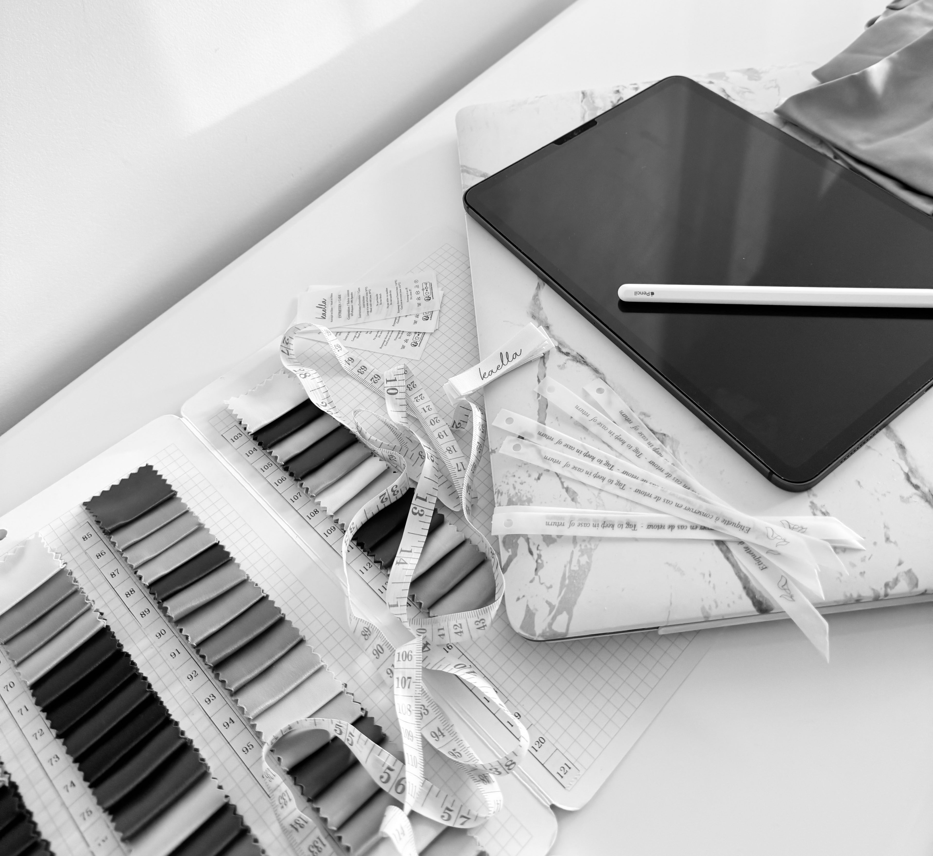 Photo outils de création Kaella échantillons de tissus et Ipad