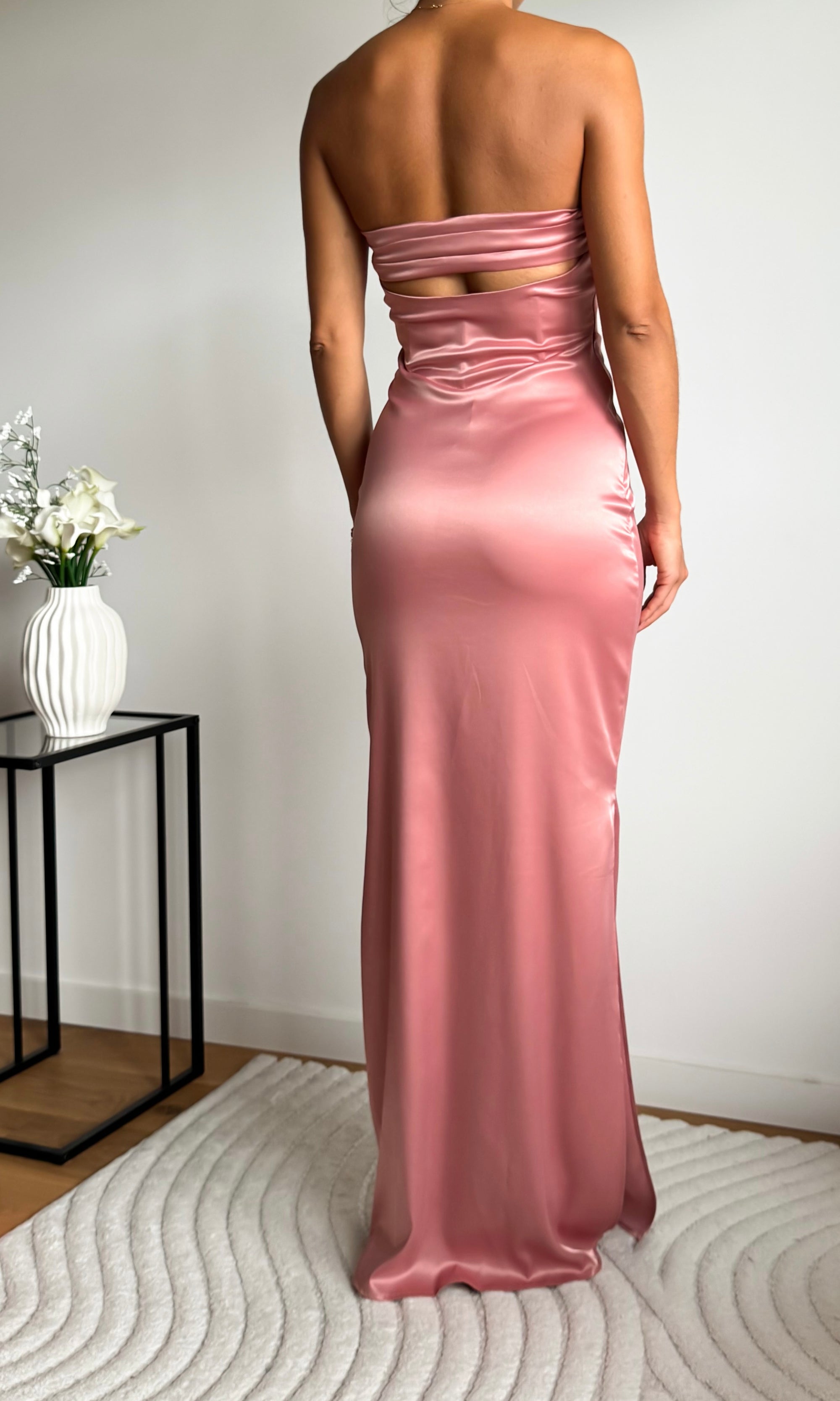 Photo robe en satin bustier MIRA de dos couleur vieux rose