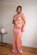 Robe en satin col asymétrique AIRA en couleur vieux rose de face 