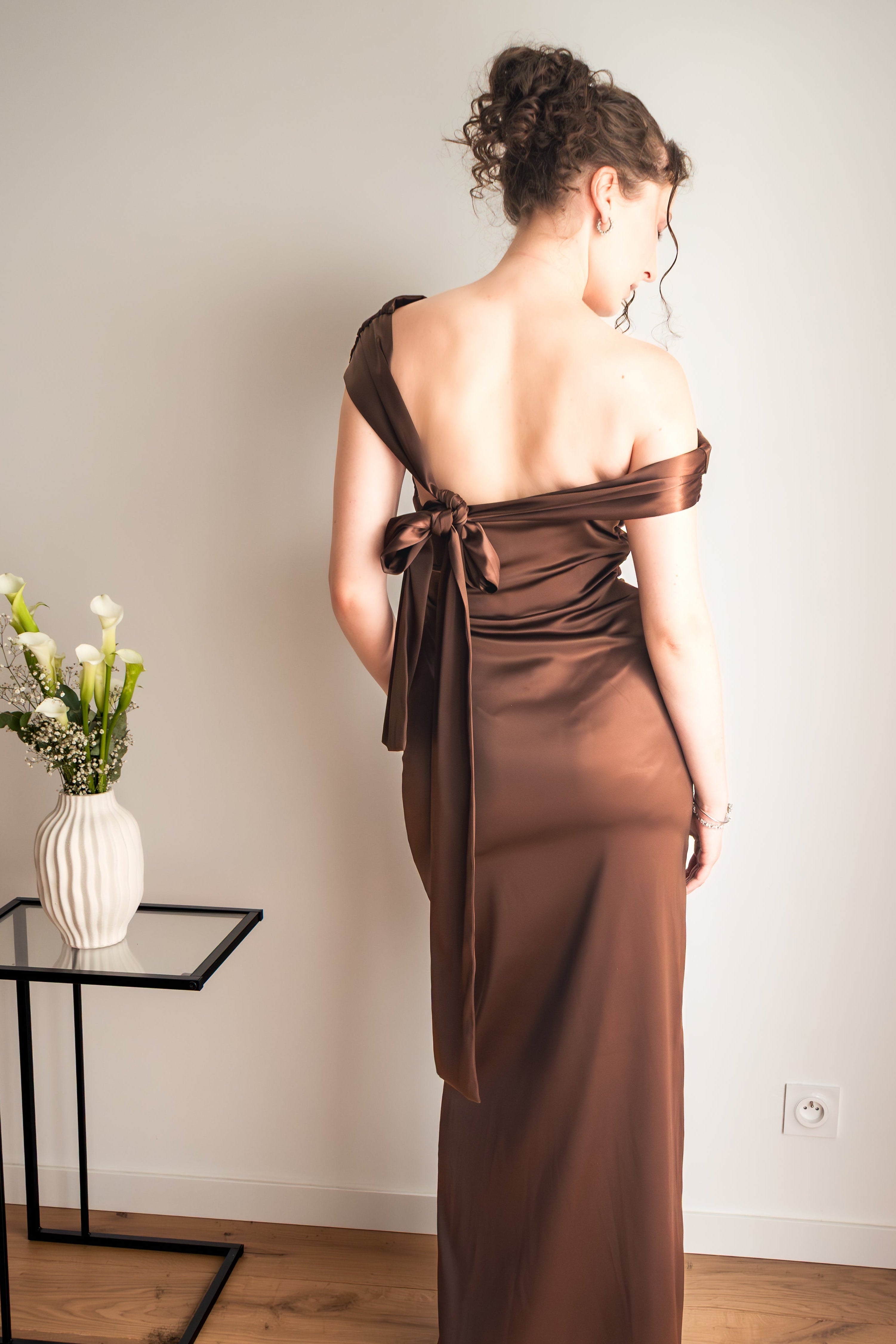 AIRA - Robe col asymétrique en satin