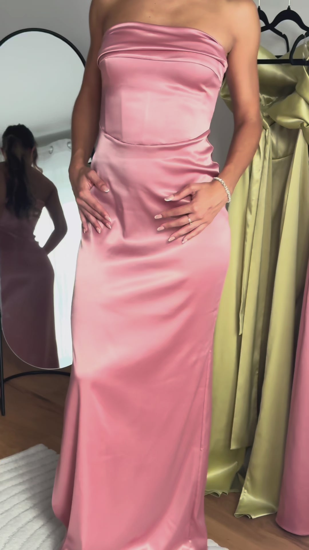 Robe en satin bustier MIRA couleur vieux rose vidéo 360